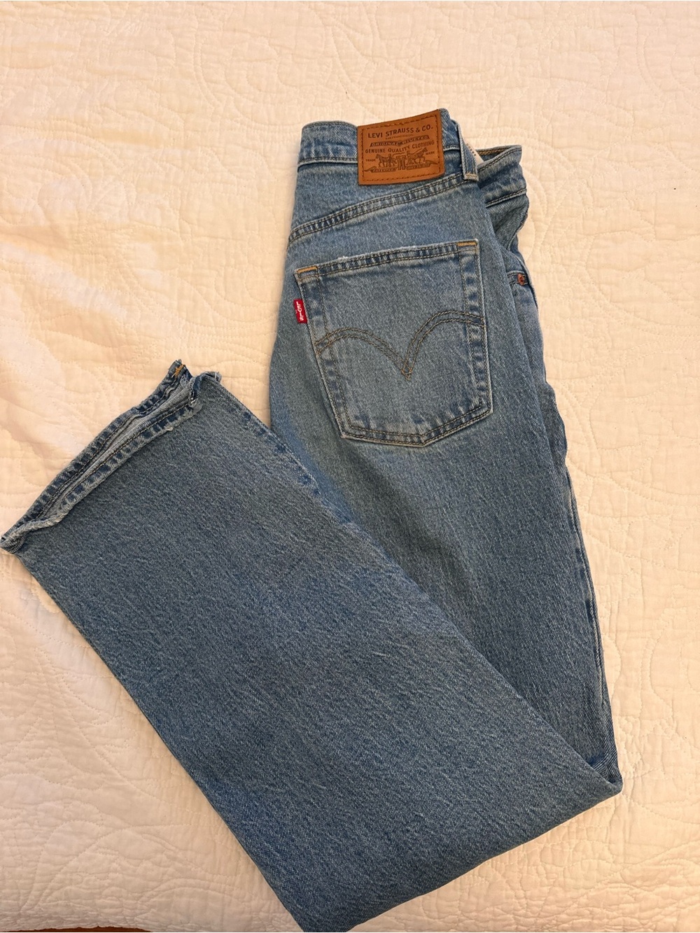 Levi's Women's Jeans - Medium Blue Denim